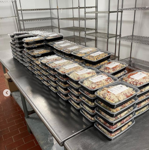 Clean Eats Donates meals to the frontline workers of NJ & NY.