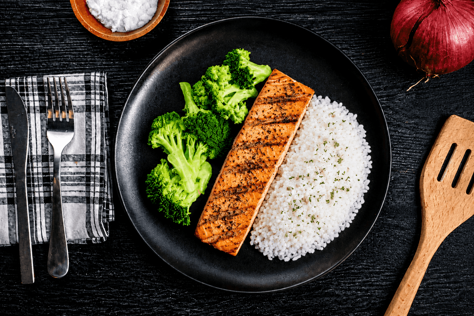 Fresh Atlantic salmon, oven-baked to perfection and lightly seasoned to let its natural flavor shine. Served alongside light & fluffy jasmine rice and tender steamed broccoli for a clean, wholesome meal that's rich in protein, omega-3s, and simple goodness.