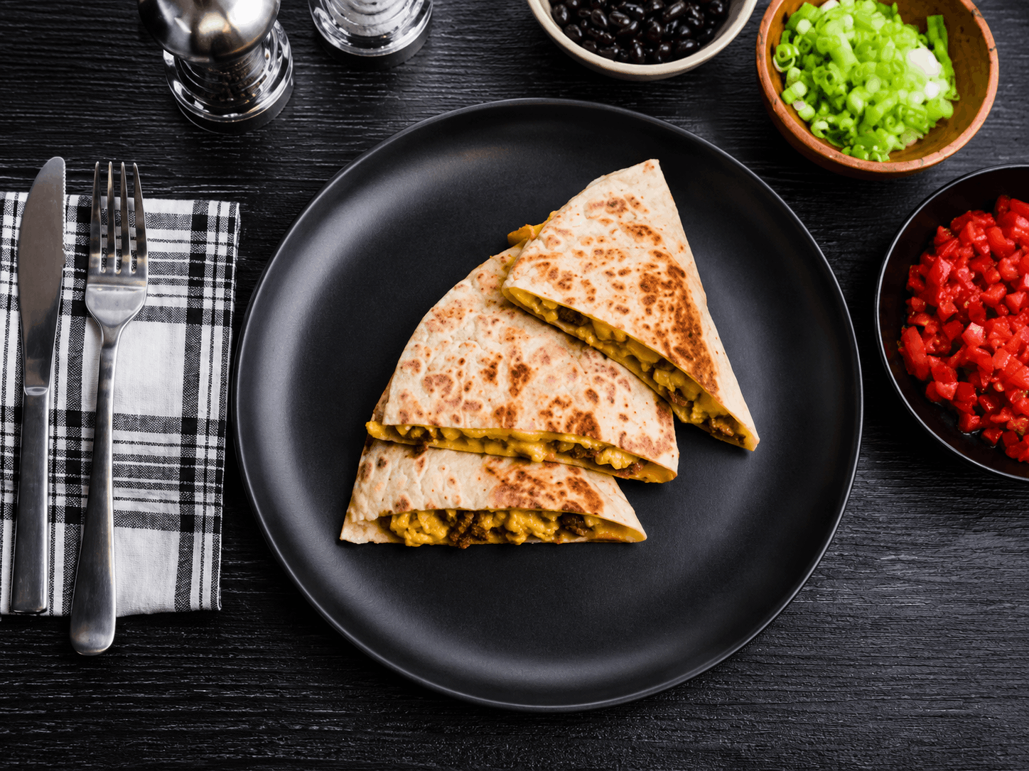 Start your day strong with fluffy whole eggs and savory chicken sausage, topped with melted low-fat cheddar cheese and wrapped in a soft flour tortilla. Finished on the flat top for a perfectly golden exterior and warm, satisfying flavor in every bite.