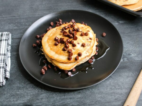 Clean Eats Meal Prep Chocolate Chip Pancakes