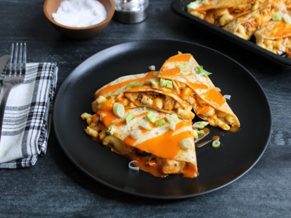 Clean Eats Meal Prep Buffalo Mac & Cheese Quesadilla