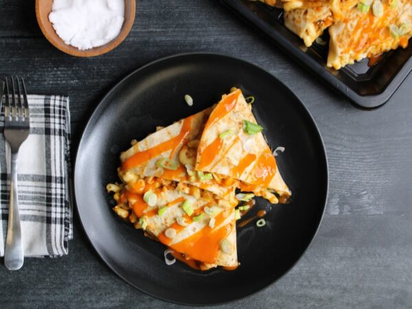 Clean Eats Meal Prep Buffalo Mac & Cheese Quesadilla